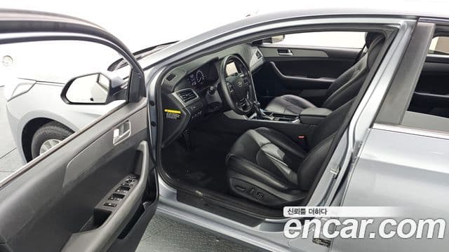 Hyundai LF Sonata Special, 2015 10