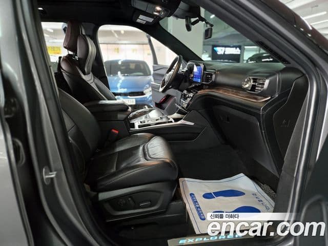 Ford Explorer 6세대 3.0 Platinum 4WD, 2022 14