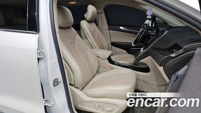 Lincoln MKC, 2019 10