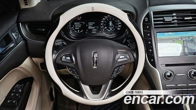 Lincoln MKC, 2019 13