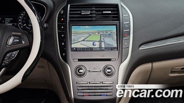 Lincoln MKC, 2019 14