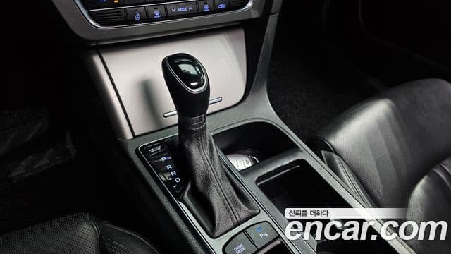 Hyundai LF Sonata Premium, 2015 9