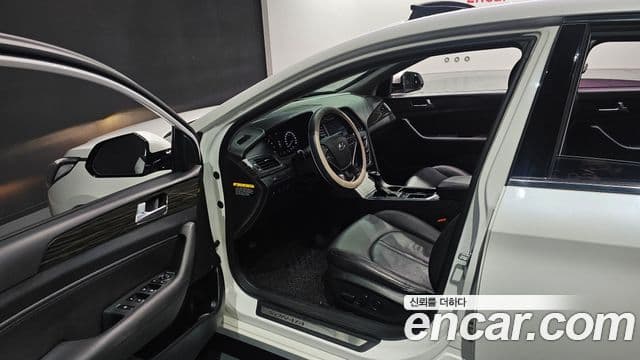 Hyundai LF Sonata Premium, 2015 11