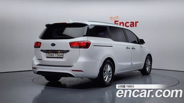 Kia All New Carnival Luxury, 2015 2
