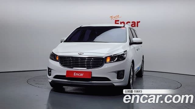 Kia All New Carnival Luxury, 2015 3