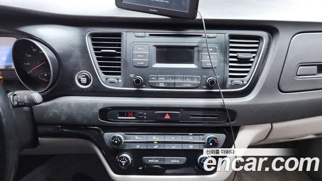 Kia All New Carnival Luxury, 2015 16