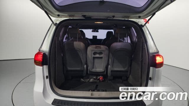 Kia All New Carnival Luxury, 2015 20