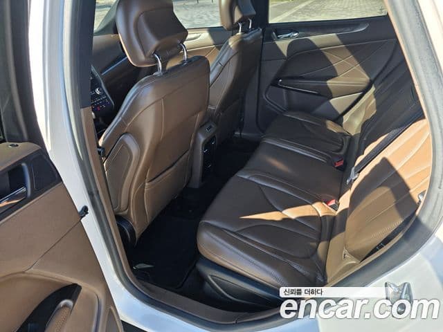 Lincoln MKC, 2017 10