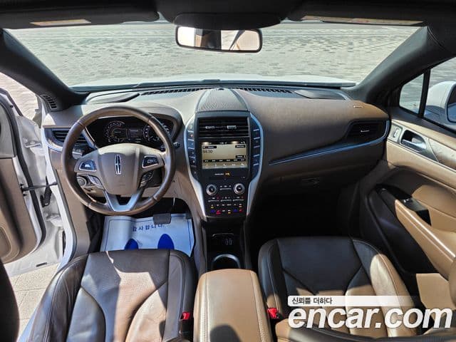 Lincoln MKC, 2017 11