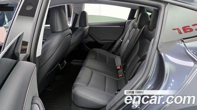 Tesla модель 3, 2025 13