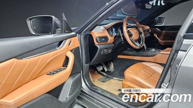 Maserati Levante, 2019 10