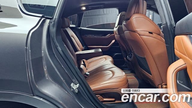 Maserati Levante, 2019 12