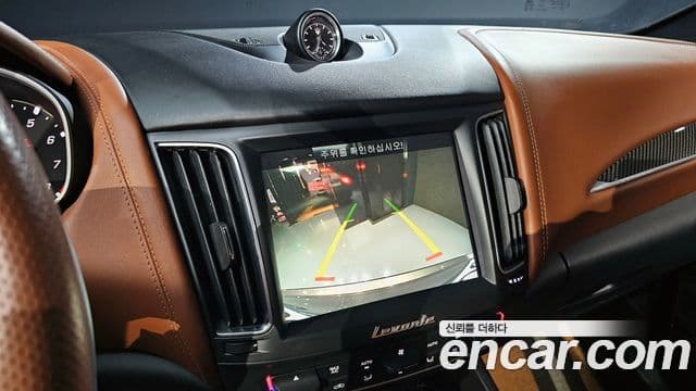 Maserati Levante, 2019 16