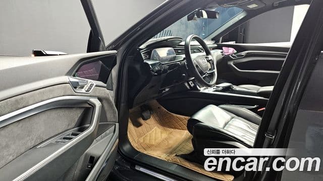 Audi e-Tron, 2020 12