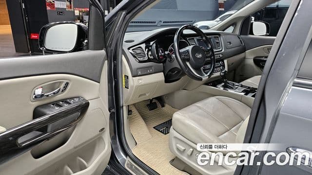 Kia All New Carnival President, 2016 11
