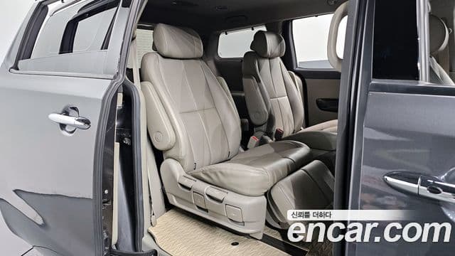 Kia All New Carnival President, 2016 13