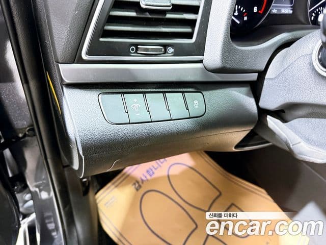 Hyundai Avante AD 1.6 e-VGT Smart, 2018 10