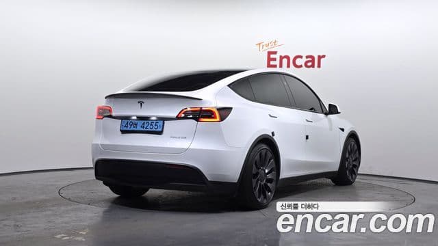 Tesla модель Y performance AWD, 2024 2