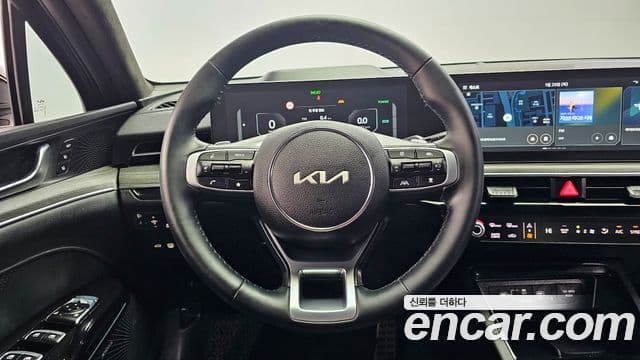 Kia The / новый New K5 гибрид 3세대 Signature, 2024 13