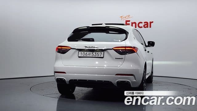 Maserati Levante 3.0 AWD Sport, 2017 4