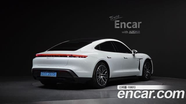 Porsche 타이칸 4S, 2022 2