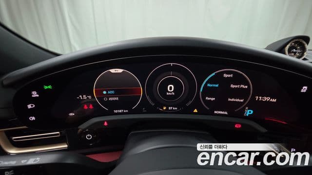 Porsche 타이칸 4S, 2022 8