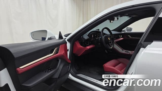 Porsche 타이칸 4S, 2022 10