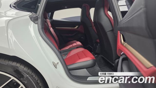 Porsche 타이칸 4S, 2022 12