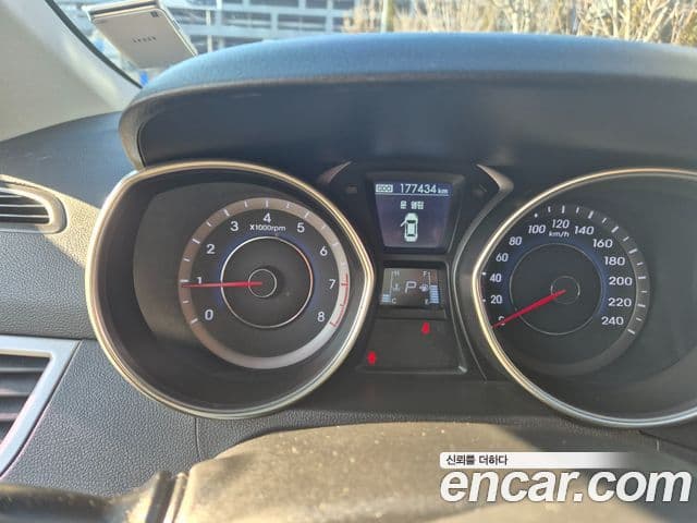 Hyundai Avante MD Premier, 2012 8