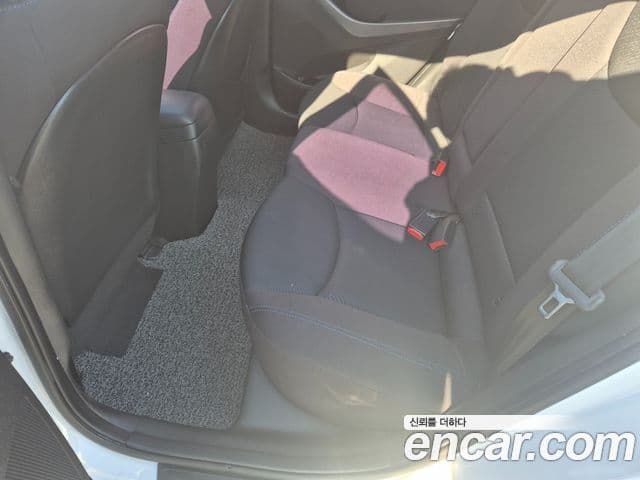 Hyundai Avante MD Premier, 2012 15