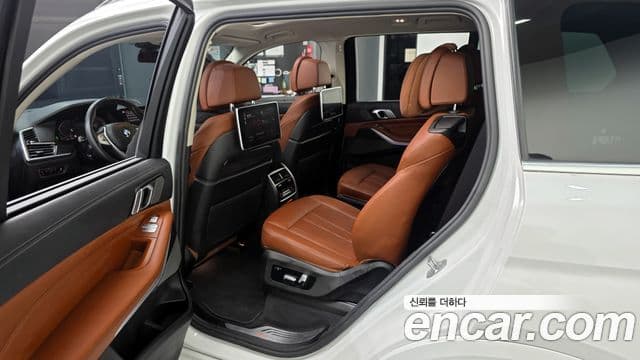 BMW X7 (G07) xDrive 40d Design Pure Excellence 6인승, 2022 11
