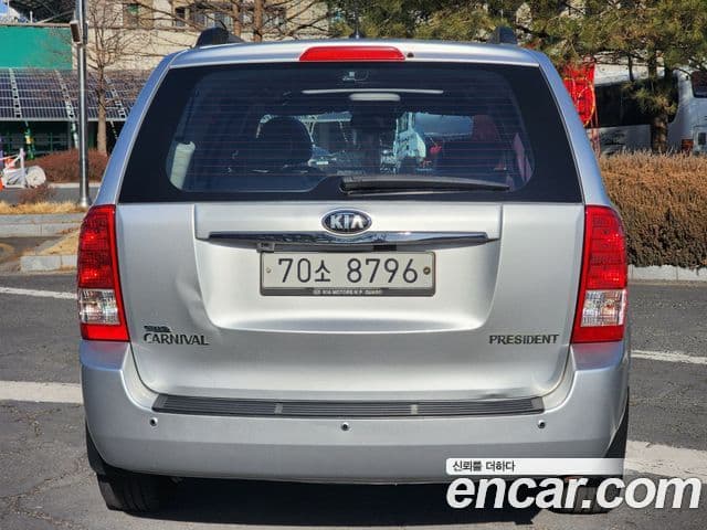 Kia Carnival R President, 2013 4