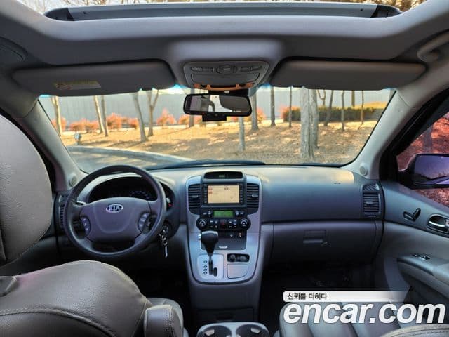 Kia Carnival R President, 2013 6