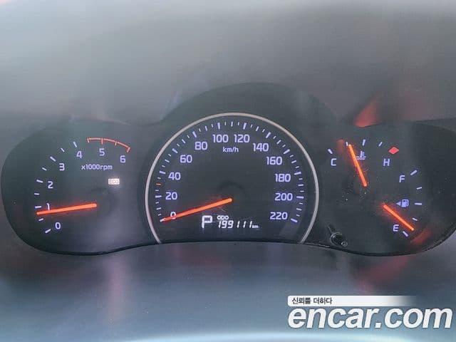 Kia Carnival R President, 2013 7