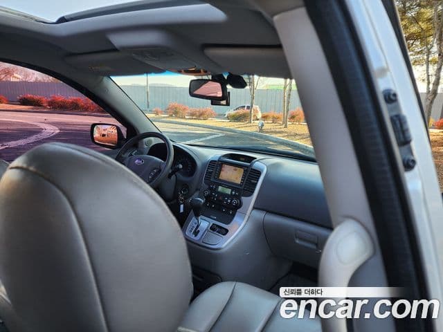 Kia Carnival R President, 2013 17