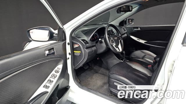 Hyundai Accent(новый кузов / новое поколение) Premier, 2012 11