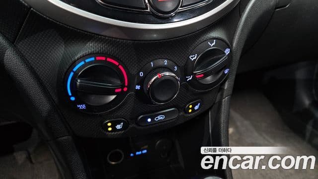 Hyundai Accent(новый кузов / новое поколение) Premier, 2012 18