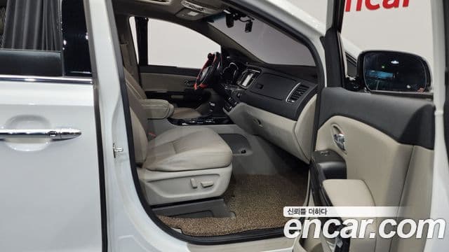 Kia The / новый New Carnival Noblesse, 2019 11