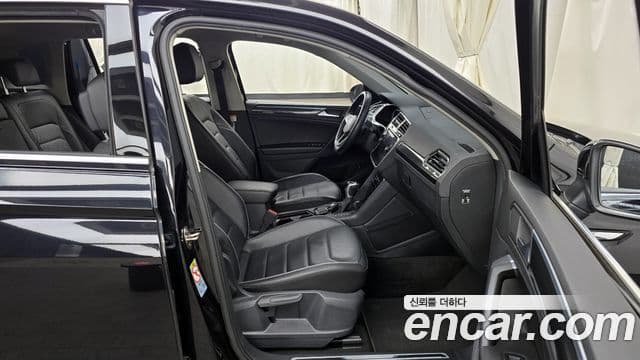Volkswagen Tiguan 2세대 Premium, 2022 11