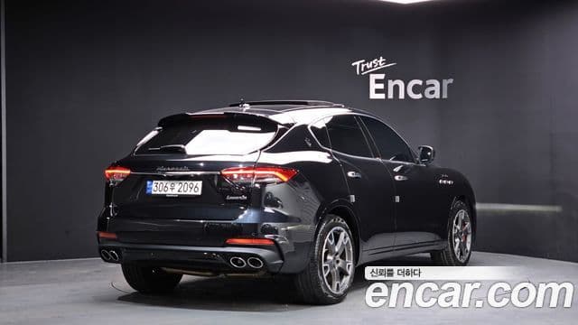 Maserati Levante 3.0 AWD Modena, 2022 2