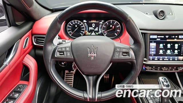 Maserati Levante 3.0 AWD Modena, 2022 13