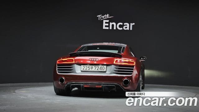 Audi R8 5.2 V10 купе, 2015 4