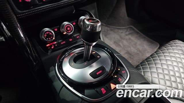 Audi R8 5.2 V10 купе, 2015 9