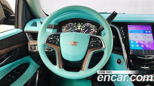 Cadillac Escalade 4세대, 2015 13