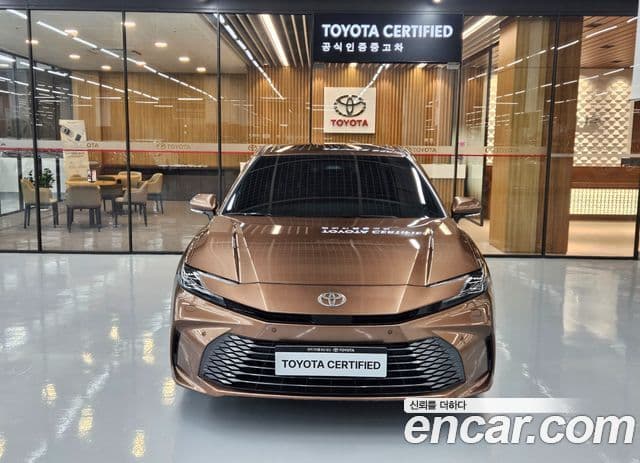 Toyota 캠리 (XV80) 2.5 XLE гибрид, 2025 3