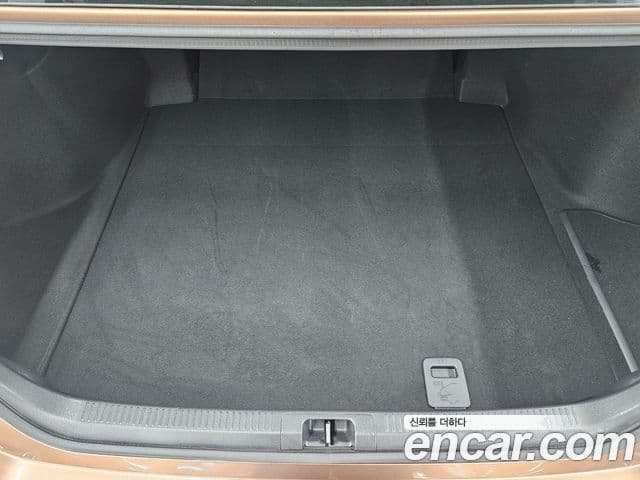 Toyota 캠리 (XV80) 2.5 XLE гибрид, 2025 16