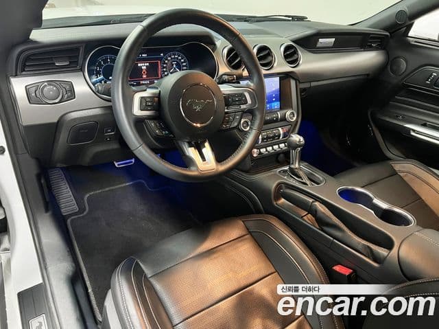 Ford Mustang купе, 2023 7