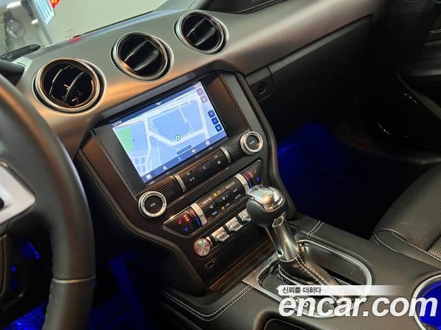 Ford Mustang купе, 2023 9