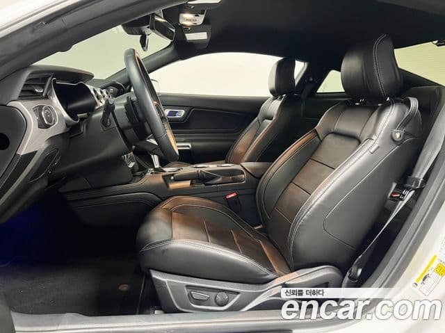 Ford Mustang купе, 2023 10