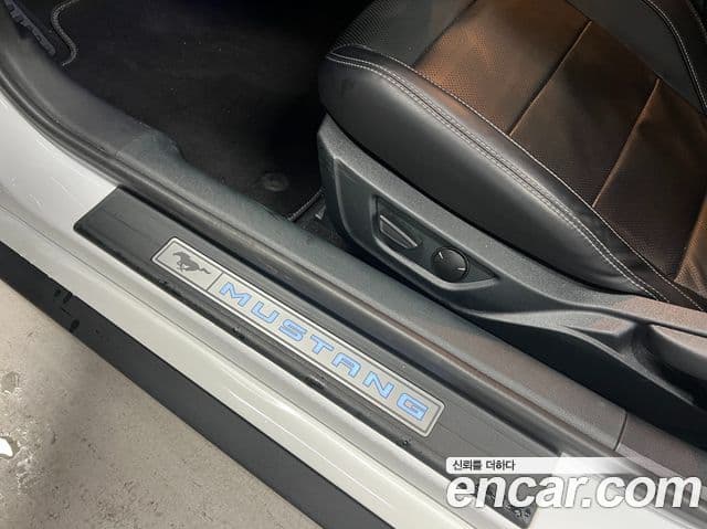 Ford Mustang купе, 2023 14